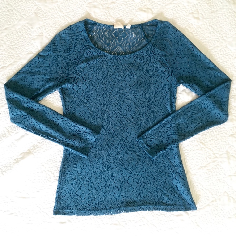 🔲 Mudd Long sleeve crochet-like top